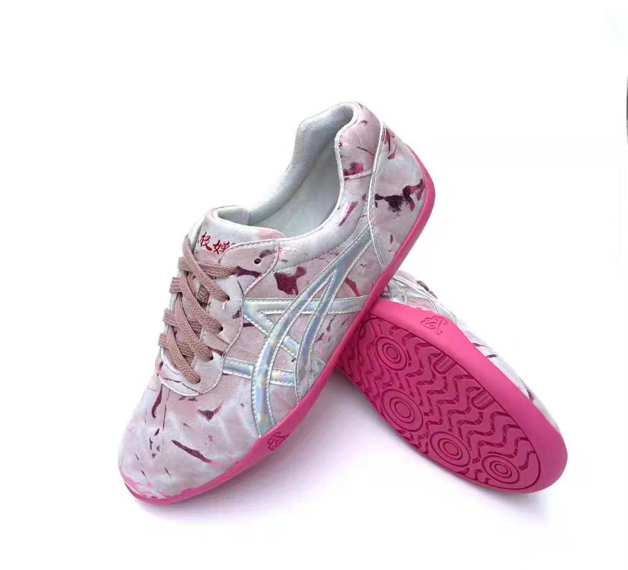 Scarpe Classiche di Marca per  - Men Shoes Vs Women recensione e prezzo