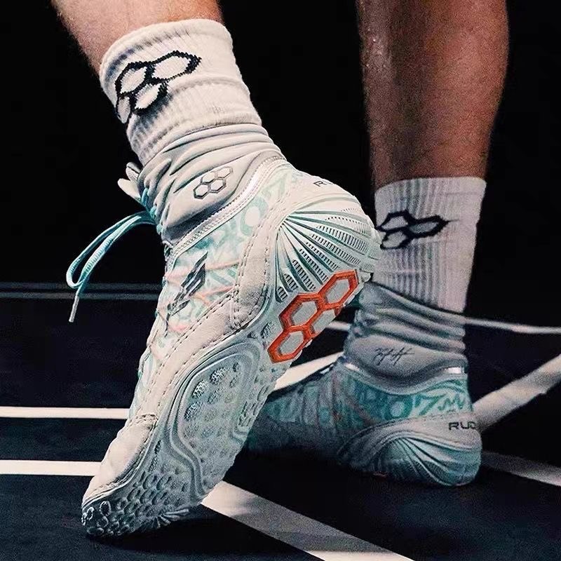 Scarpe da Boxe Professionali 2 - Men Shoes Vs Women recensione e prezzo