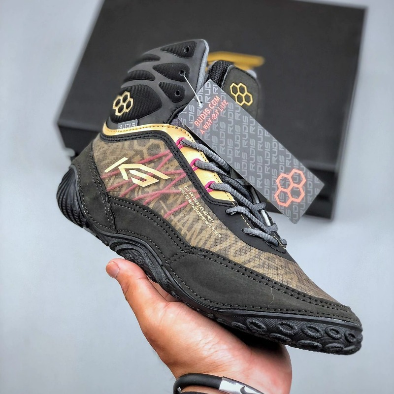 Scarpe da Boxe Professionali 2 - Men Shoes Vs Women recensione e prezzo